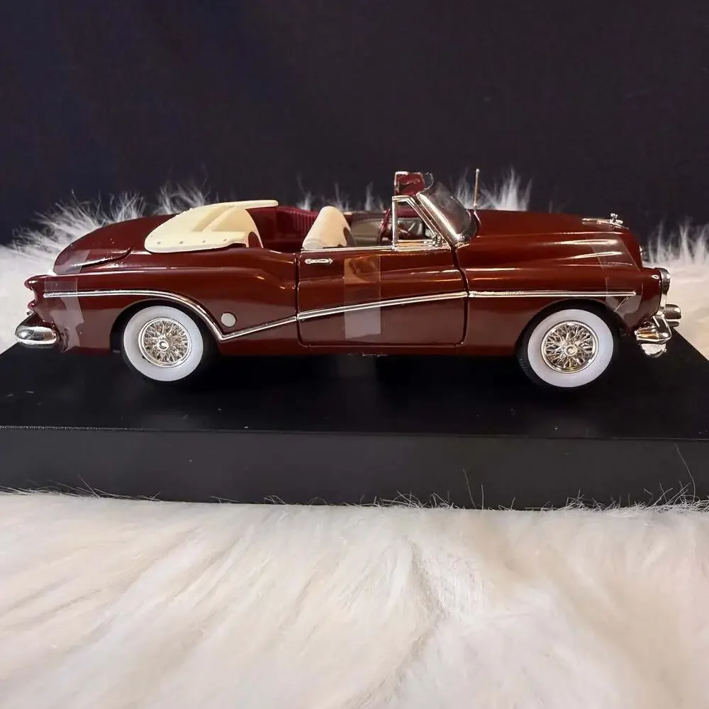 Signature Models 1:32 Scale 1953 Buick Skylark Convertible Diecast Model Car